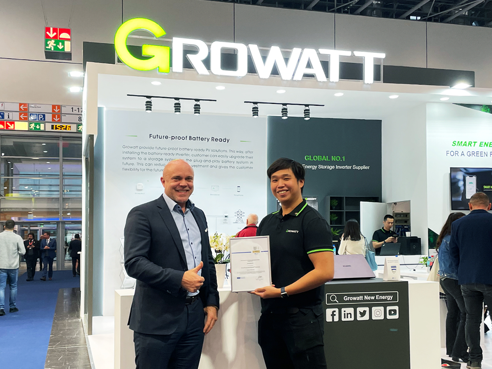 Growatt receives the SolarProsumerAward© in the category inverters.jpg