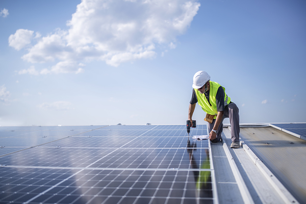 Ready to Upgrade? Essential Tips for a Successful Solar Retrofit